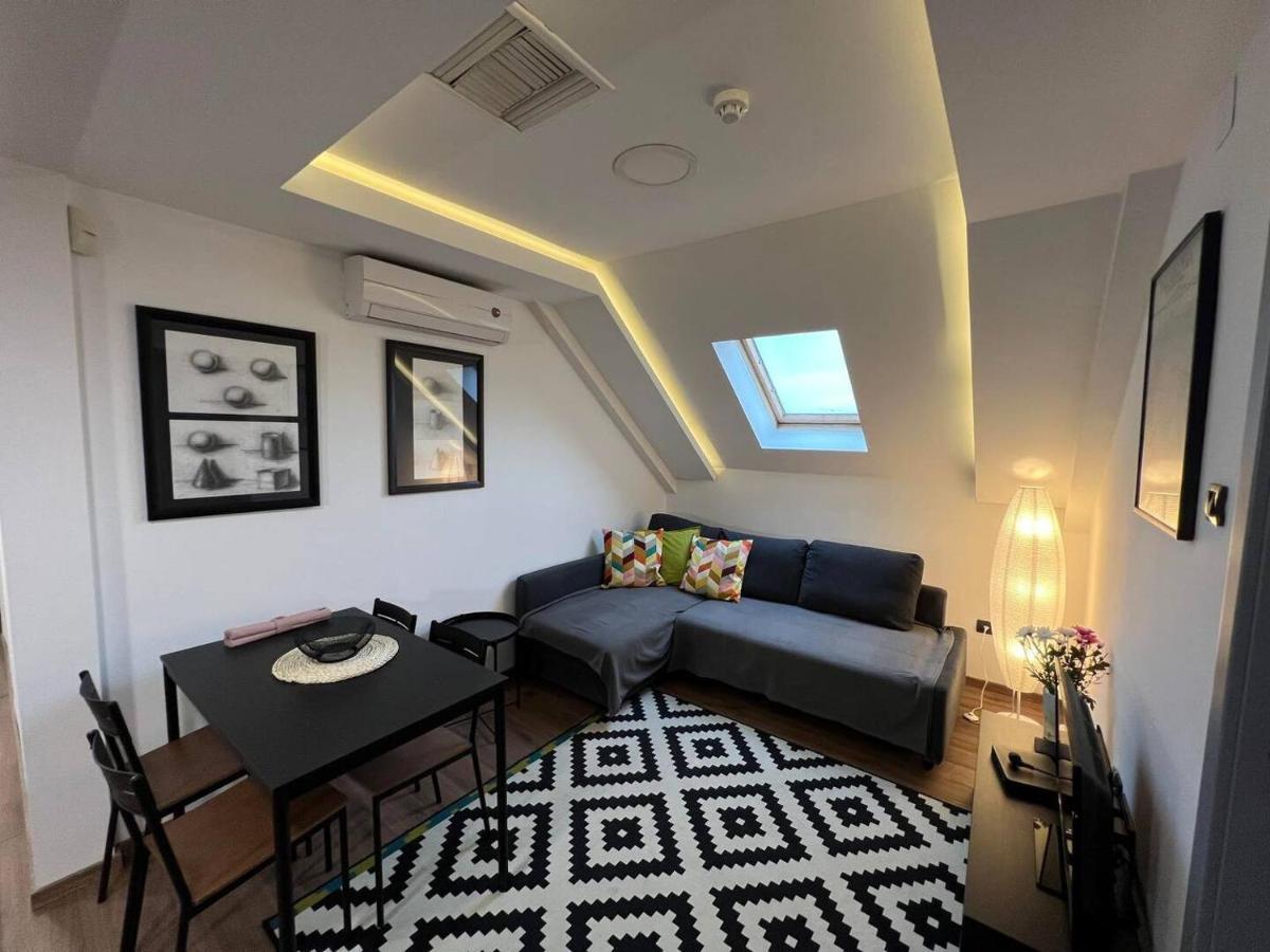 Main Square Apartment Belgrado Exterior foto