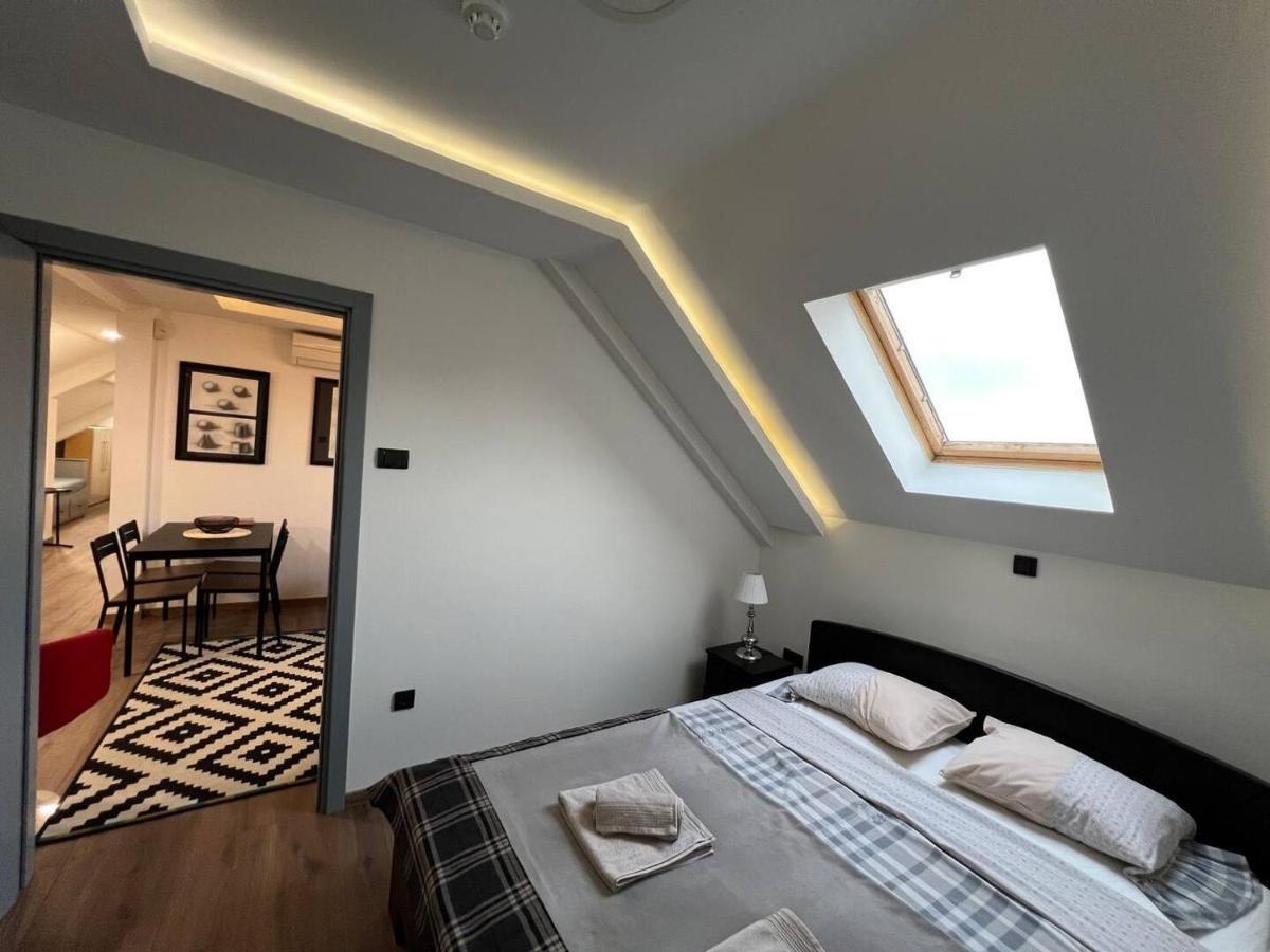 Main Square Apartment Belgrado Exterior foto